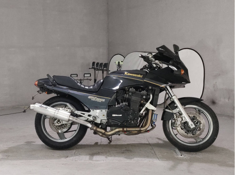 Мотоцикл Kawasaki GPZ900R з пробігом 18290 km
