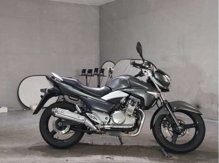 Мотоцикл Suzuki GSR250 с пробегом 41929 km