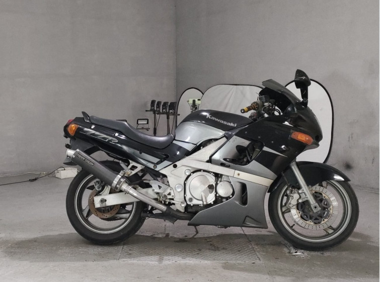 Мотоцикл Kawasaki ZZ-R400 с пробегом 86375 km