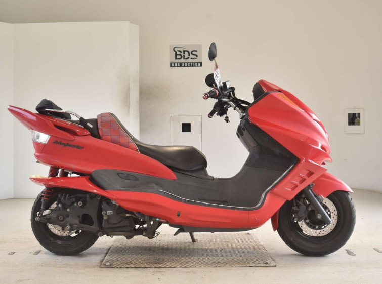 Мотоцикл Yamaha MAJESTY 250C