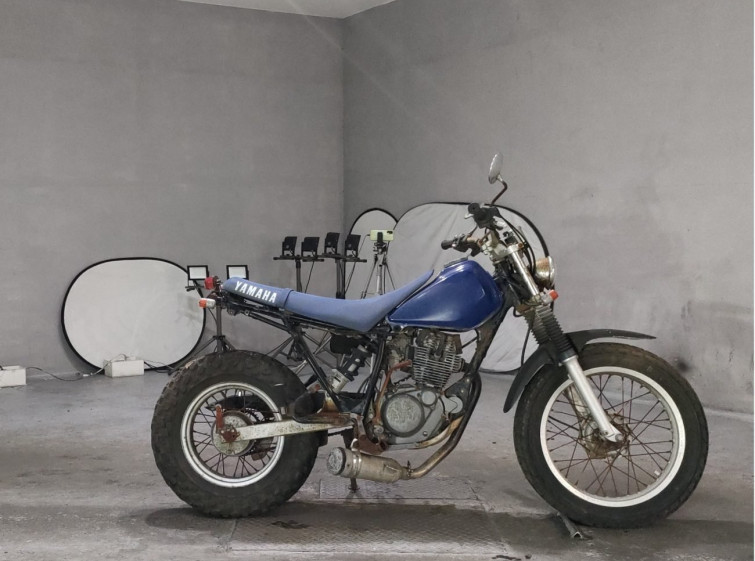 Мотоцикл Yamaha TW200 з пробігом 533 km