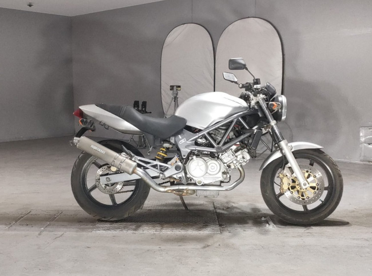 Мотоцикл Honda VTR250 з пробігом 45119 km