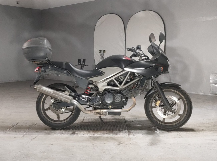 Мотоцикл Honda VTR250F з пробігом 182271 km