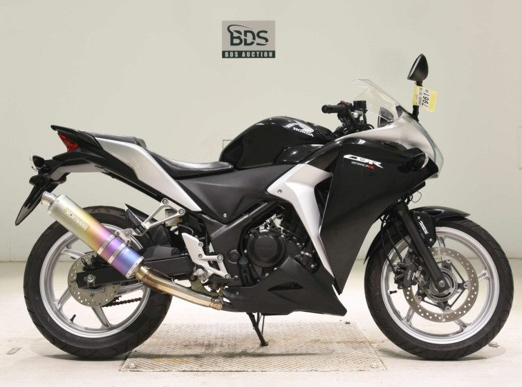 Мотоцикл Honda CBR250RA з пробігом 6156 km