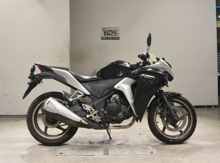 Мотоцикл Honda CBR250R
