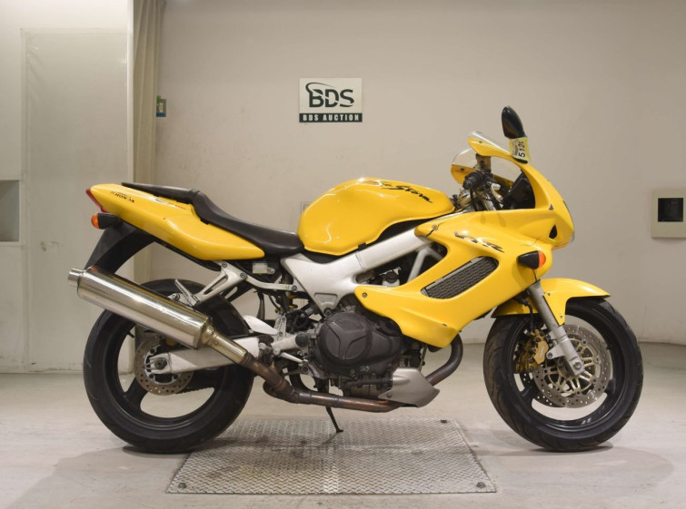 Мотоцикл Honda VTR1000F з пробігом 26792 km