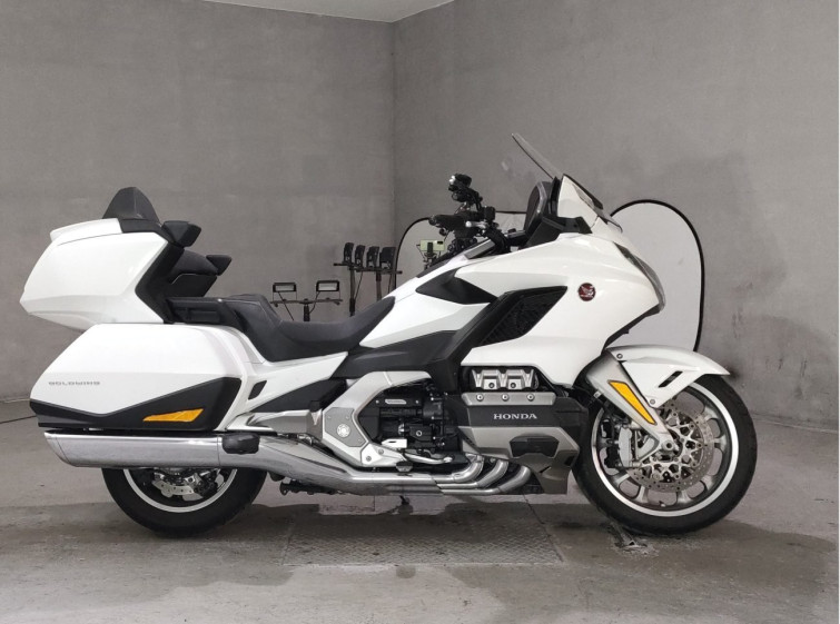 Мотоцикл Honda GL1800 TOUR D з пробігом 15735 km