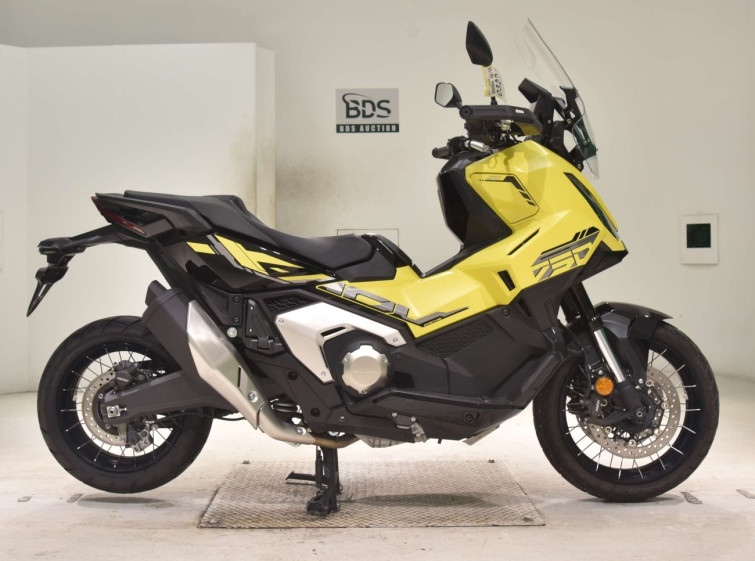 Мотоцикл Honda X-ADV750-2 з пробігом 2936 km