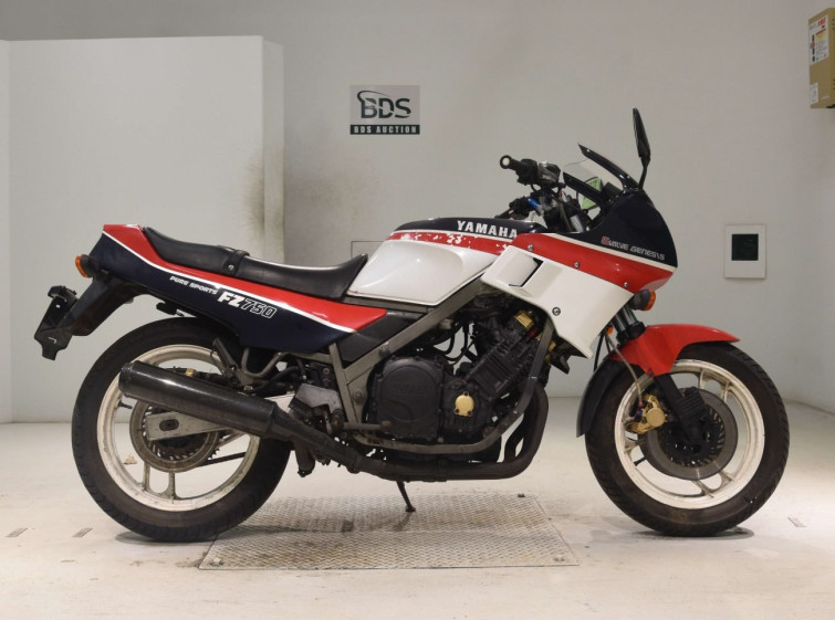 Мотоцикл Yamaha FZ750 с пробегом 17625 km