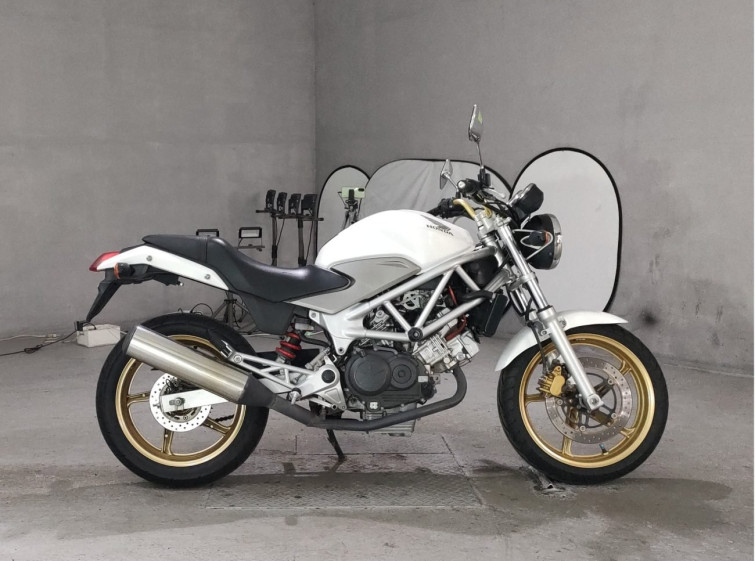 Мотоцикл Honda VTR250 з пробігом 23294 km