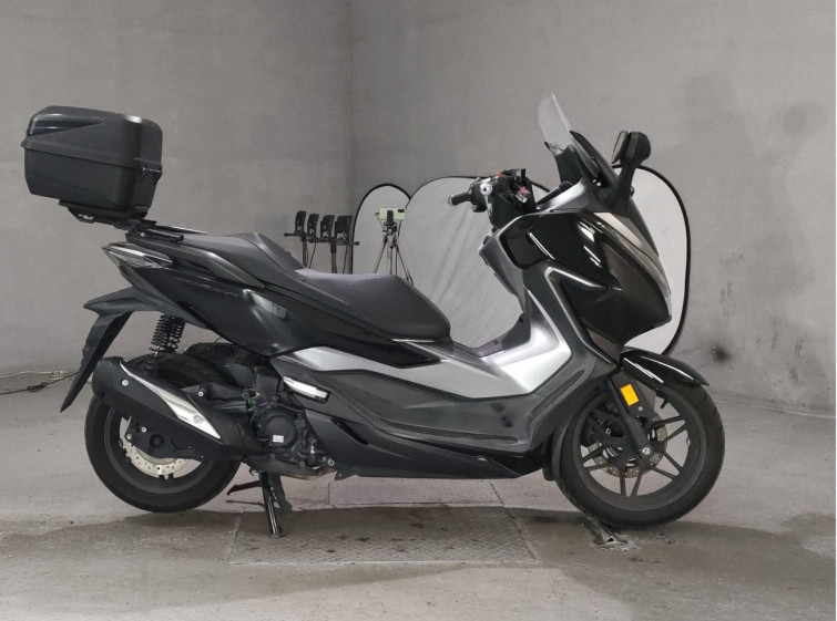 Мотоцикл Honda FORZA з пробігом 15409 km