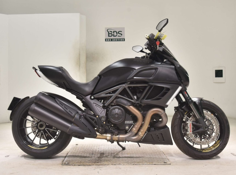 Мотоцикл Ducati DIAVEL с пробегом 8051 km