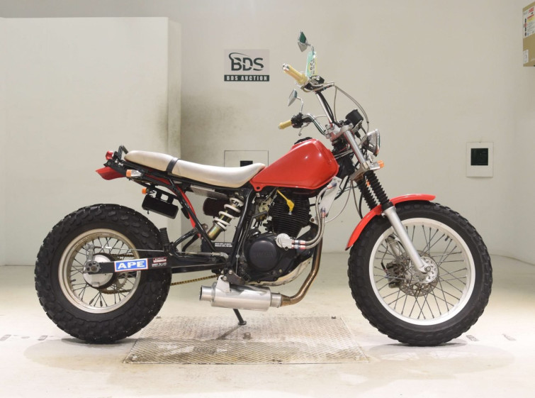 Мотоцикл Yamaha TW200E с пробегом 7827 km