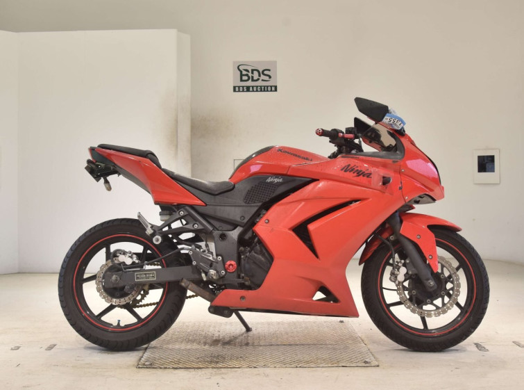 Мотоцикл Kawasaki NINJA250R з пробігом 8648 km