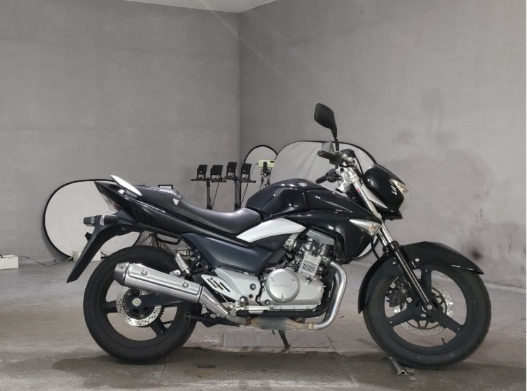 Мотоцикл Suzuki GSR250 с пробегом 30861 km