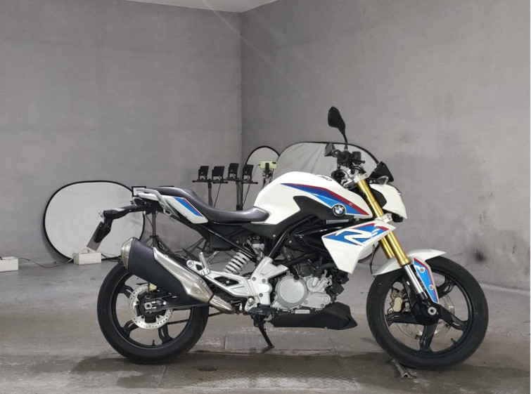 Мотоцикл BMW G310R с пробегом 4177 km