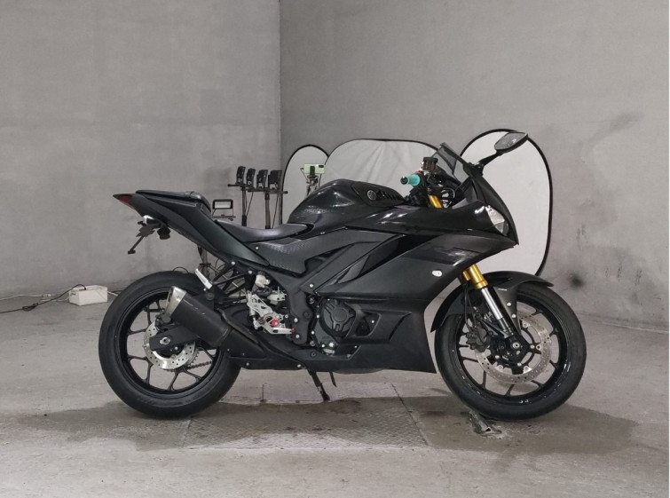Мотоцикл Yamaha YZF-R25 с пробегом 1623 km