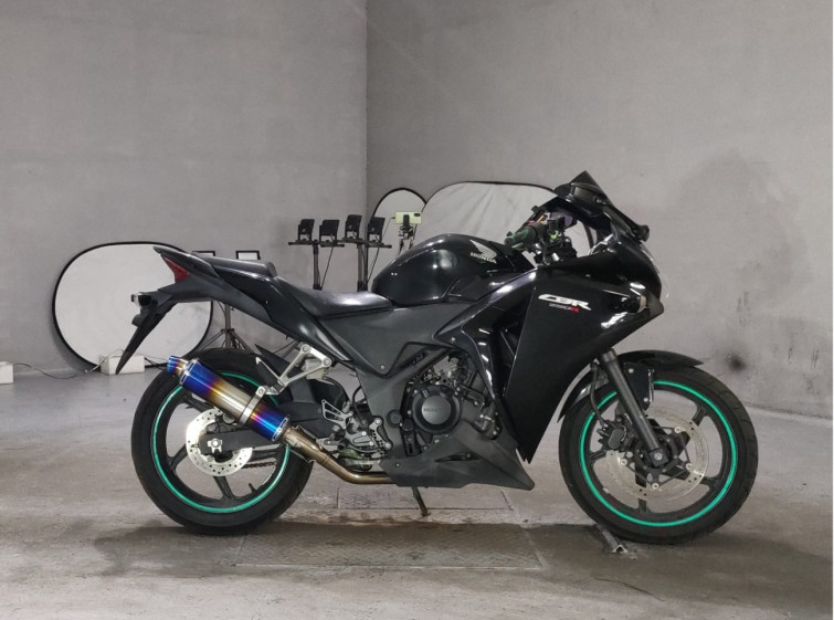 Мотоцикл Honda CBR250R с пробегом 21680 km