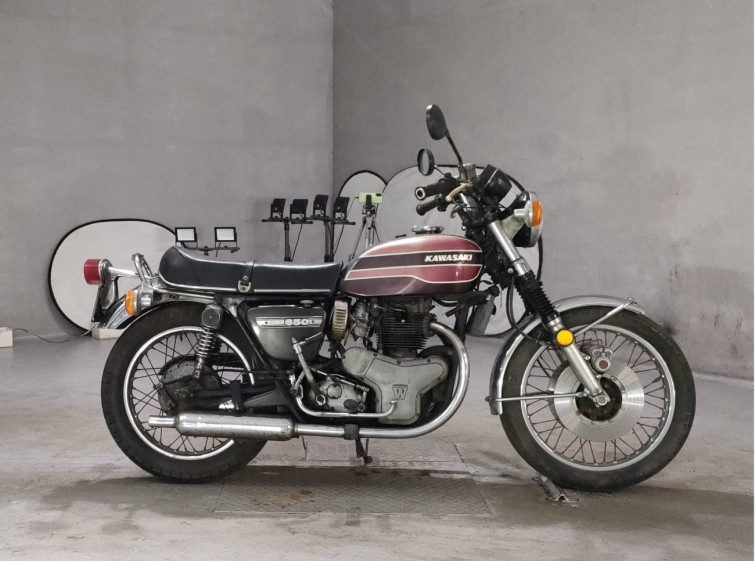 Мотоцикл Kawasaki W3 з пробігом 23367 km