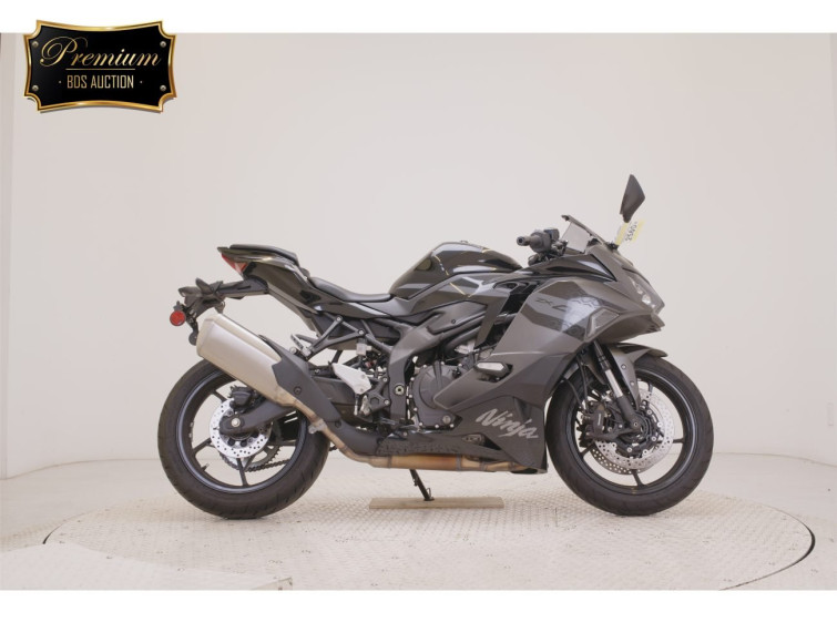 Мотоцикл Kawasaki ZX-4R SE з пробігом 9316 km