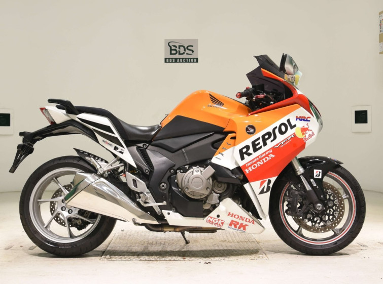 Мотоцикл Honda VFR1200FD с пробегом 24956 km
