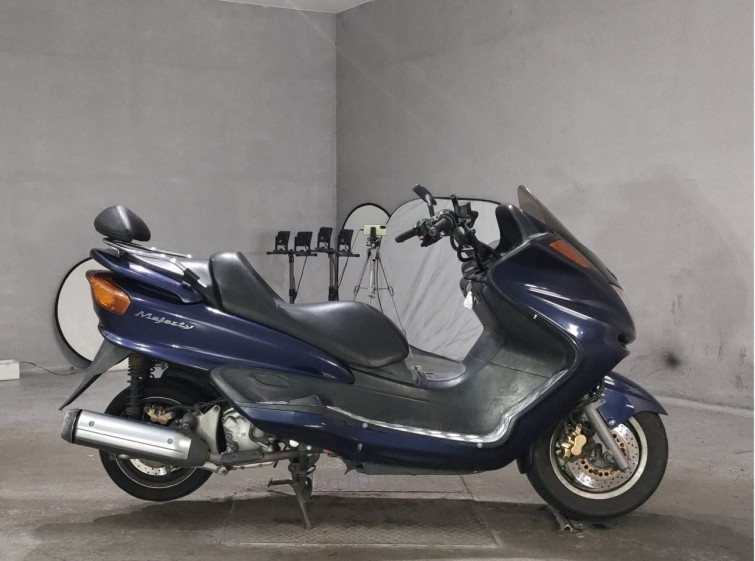 Мотоцикл Yamaha MAJESTY 250C