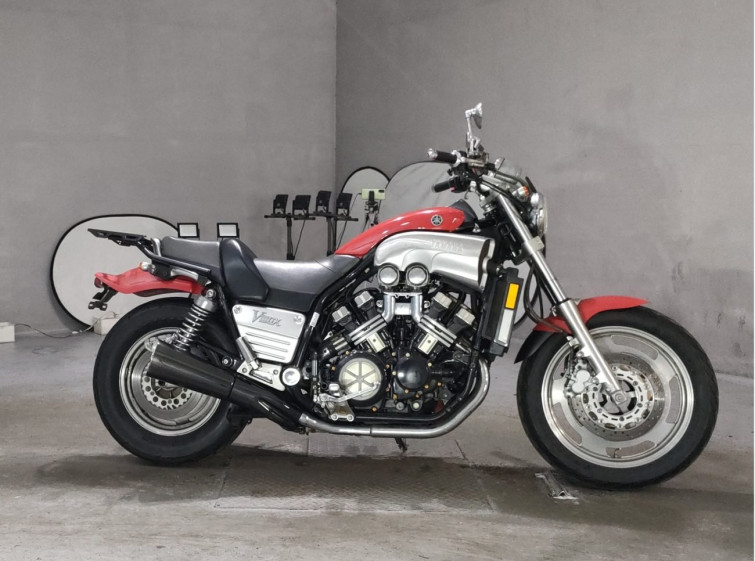 Мотоцикл Yamaha V-MAX1200 с пробегом 15649 m