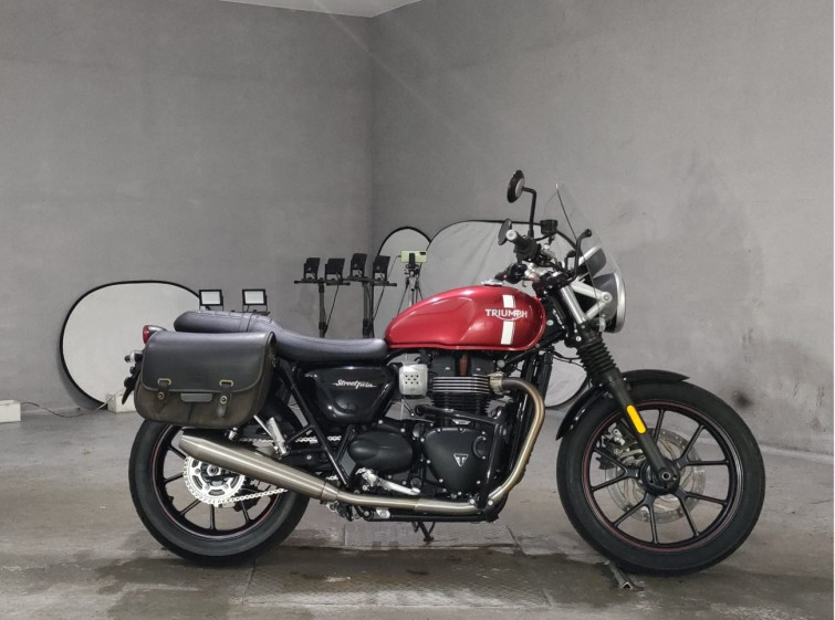 Мотоцикл Triumph STREET TWIN 900 з пробігом 10755 km