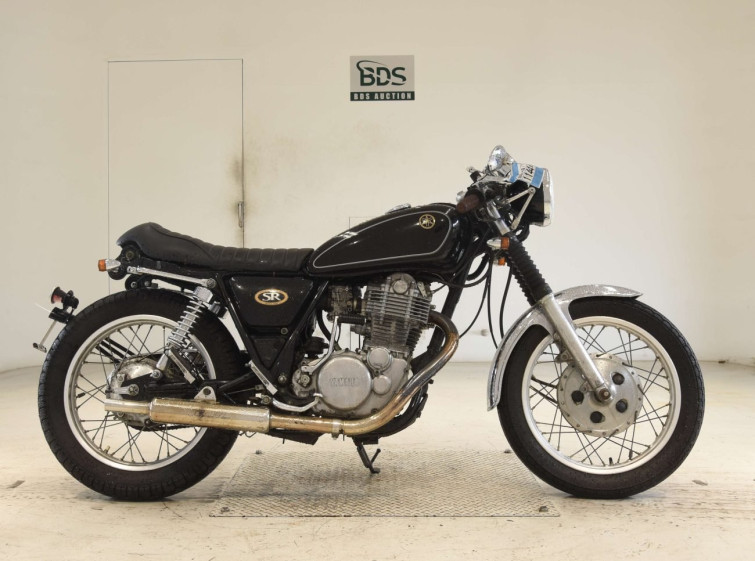 Мотоцикл Yamaha SR400 с пробегом 12871 km