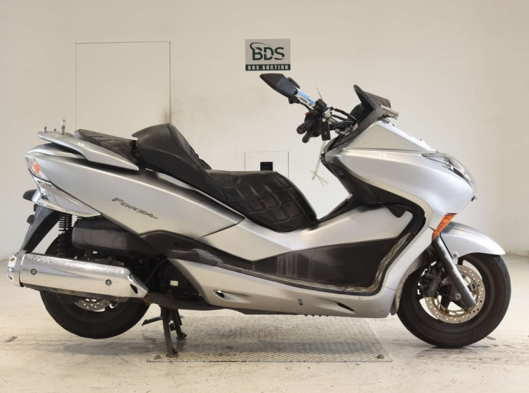 Мотоцикл Honda FORZA