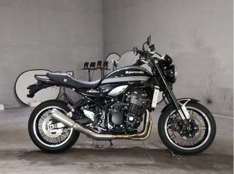 Мотоцикл Kawasaki Z900RS с пробегом 9993 km