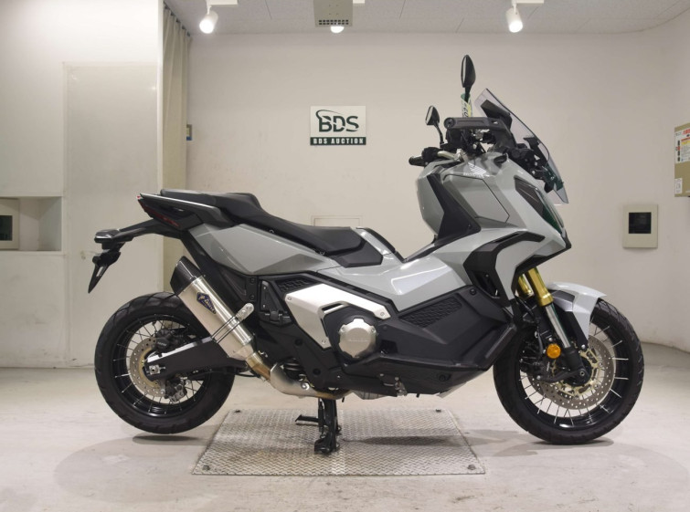 Мотоцикл Honda X-ADV750 з пробігом 1119 km
