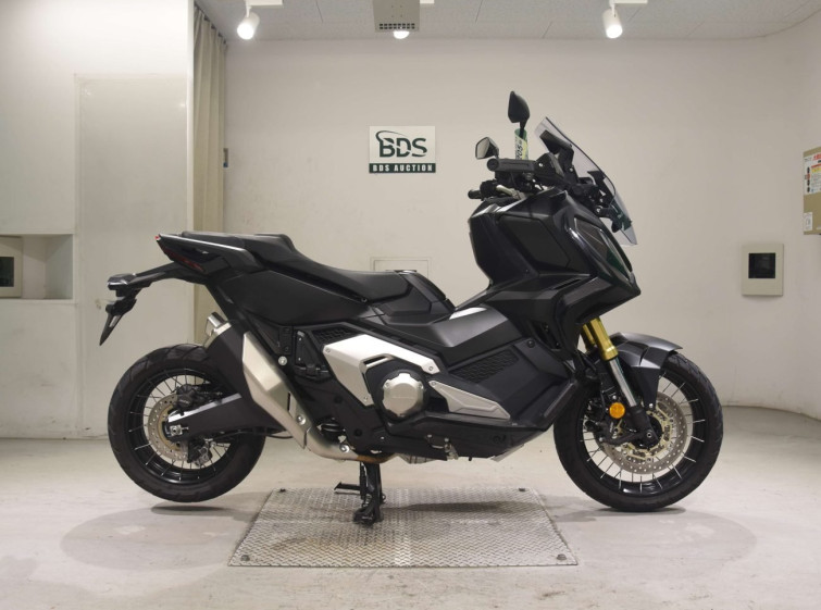 Мотоцикл Honda X-ADV750 з пробігом 4953 km
