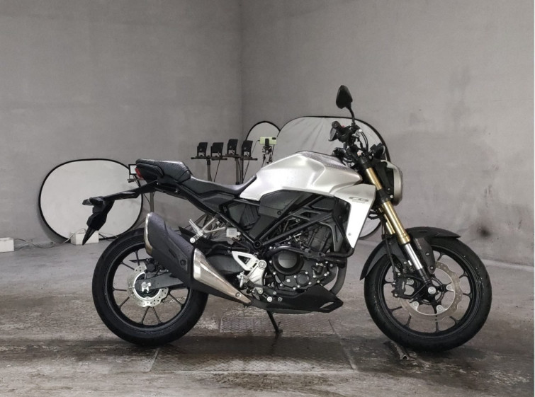 Мотоцикл Honda CB250R с пробегом 2144 km