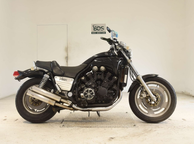 Мотоцикл Yamaha V-MAX1200 с пробегом 19711 km