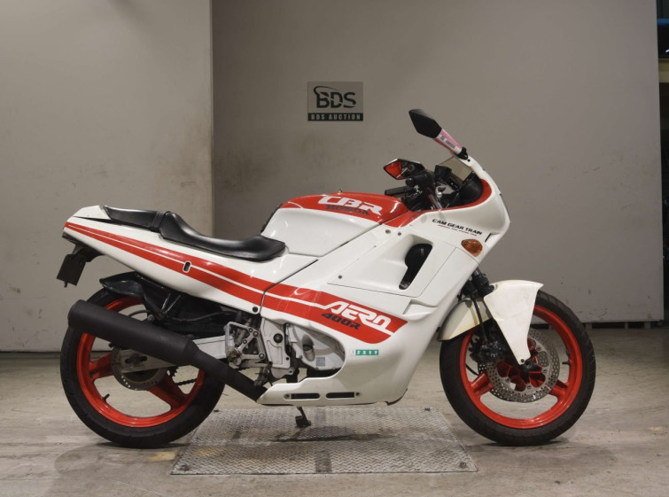 Мотоцикл Honda CBR400RR з пробігом 3047 km