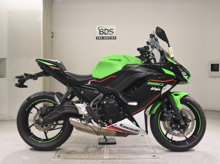 Мотоцикл Kawasaki NINJA650 з пробігом 9642 km
