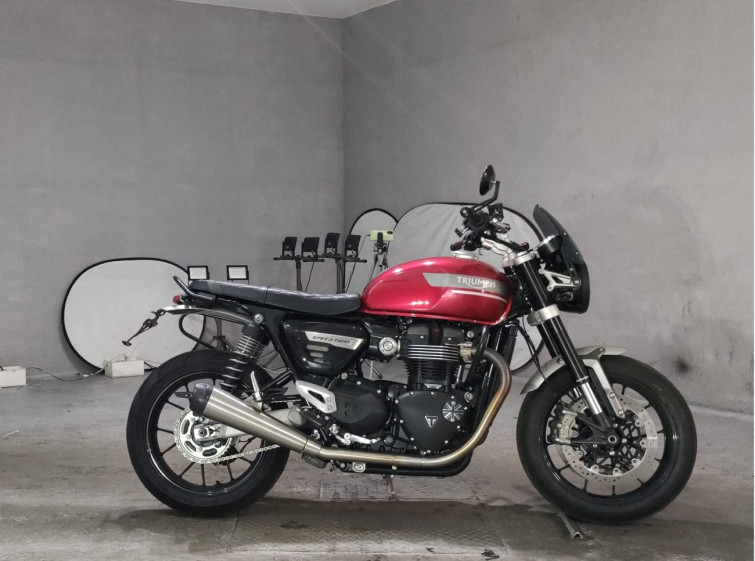 Мотоцикл Triumph SPEED TWIN з пробігом 2346 km