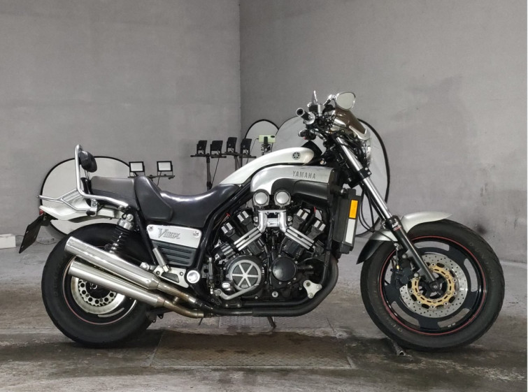 Мотоцикл Yamaha V-MAX1200 с пробегом 34110 m