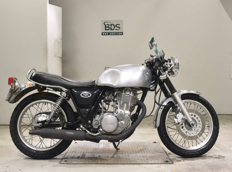 Мотоцикл Yamaha SR400 з пробігом 6898 km