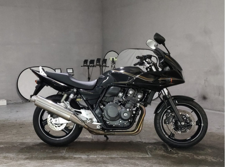 Мотоцикл Honda CB400SF BOLDOR з пробігом 2891 km