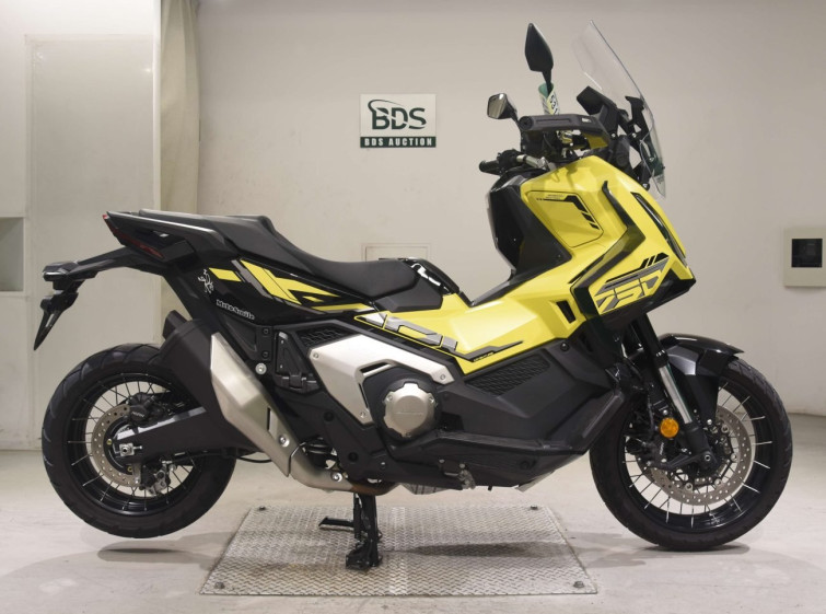 Мотоцикл Honda X-ADV750-2 з пробігом 7999 km