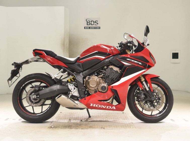 Мотоцикл Honda CB650R с пробегом 31130 km