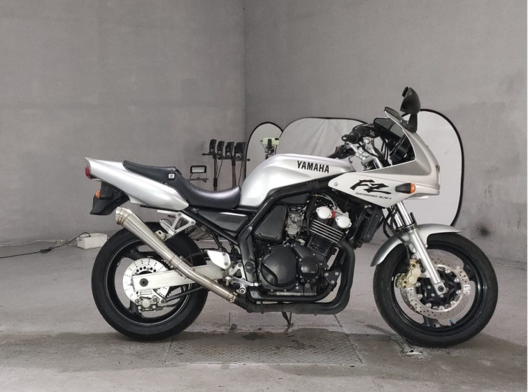 Мотоцикл Yamaha FZ400 с пробегом 36028 km