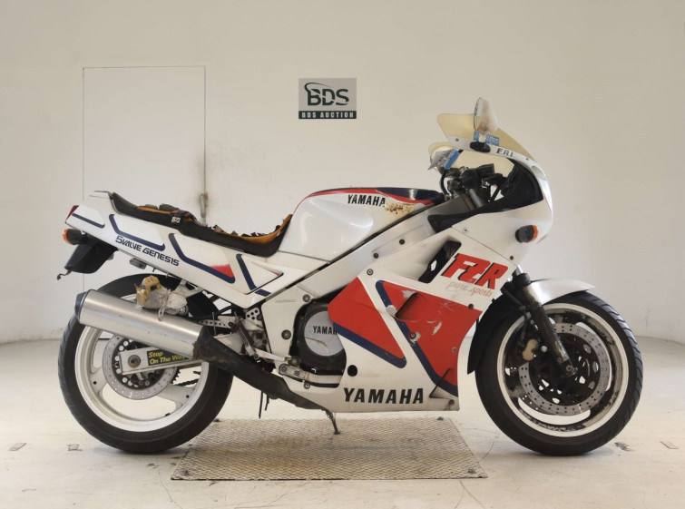 Мотоцикл Yamaha FZR750 с пробегом 16261 km