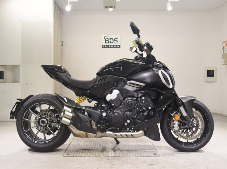 Мотоцикл Ducati DIAVEL з пробігом 4171 km