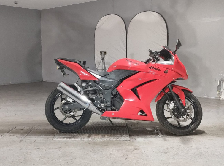 Мотоцикл Kawasaki NINJA250R з пробігом 16330 km