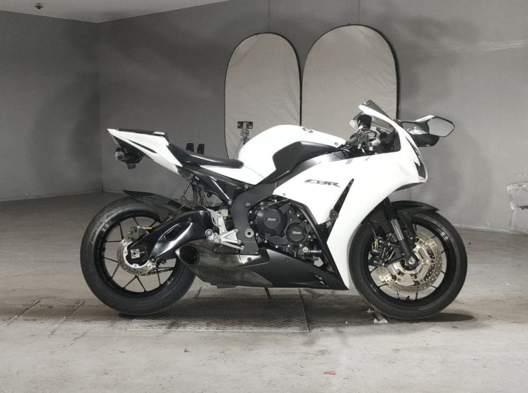 Мотоцикл Honda CBR1000RR з пробігом 83352 km