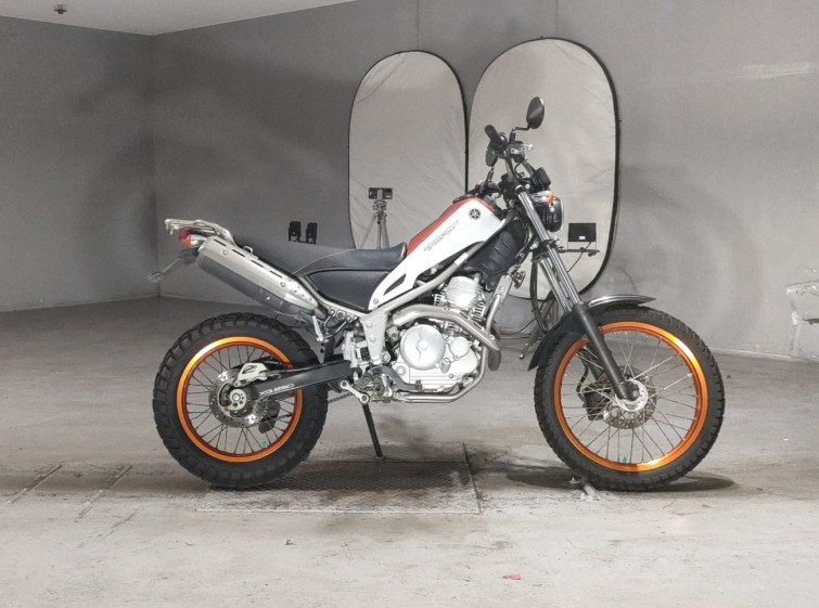 Мотоцикл Yamaha TRICKER с пробегом 32677 km