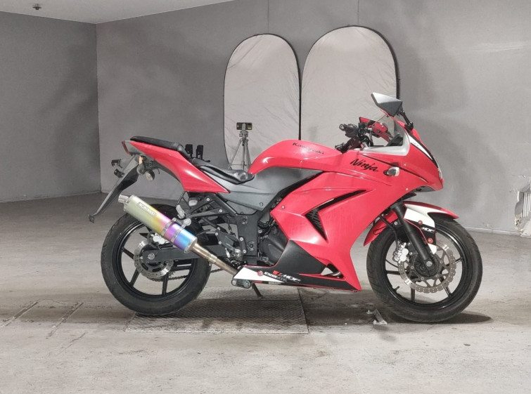 Мотоцикл Kawasaki NINJA250R з пробігом 13803 km